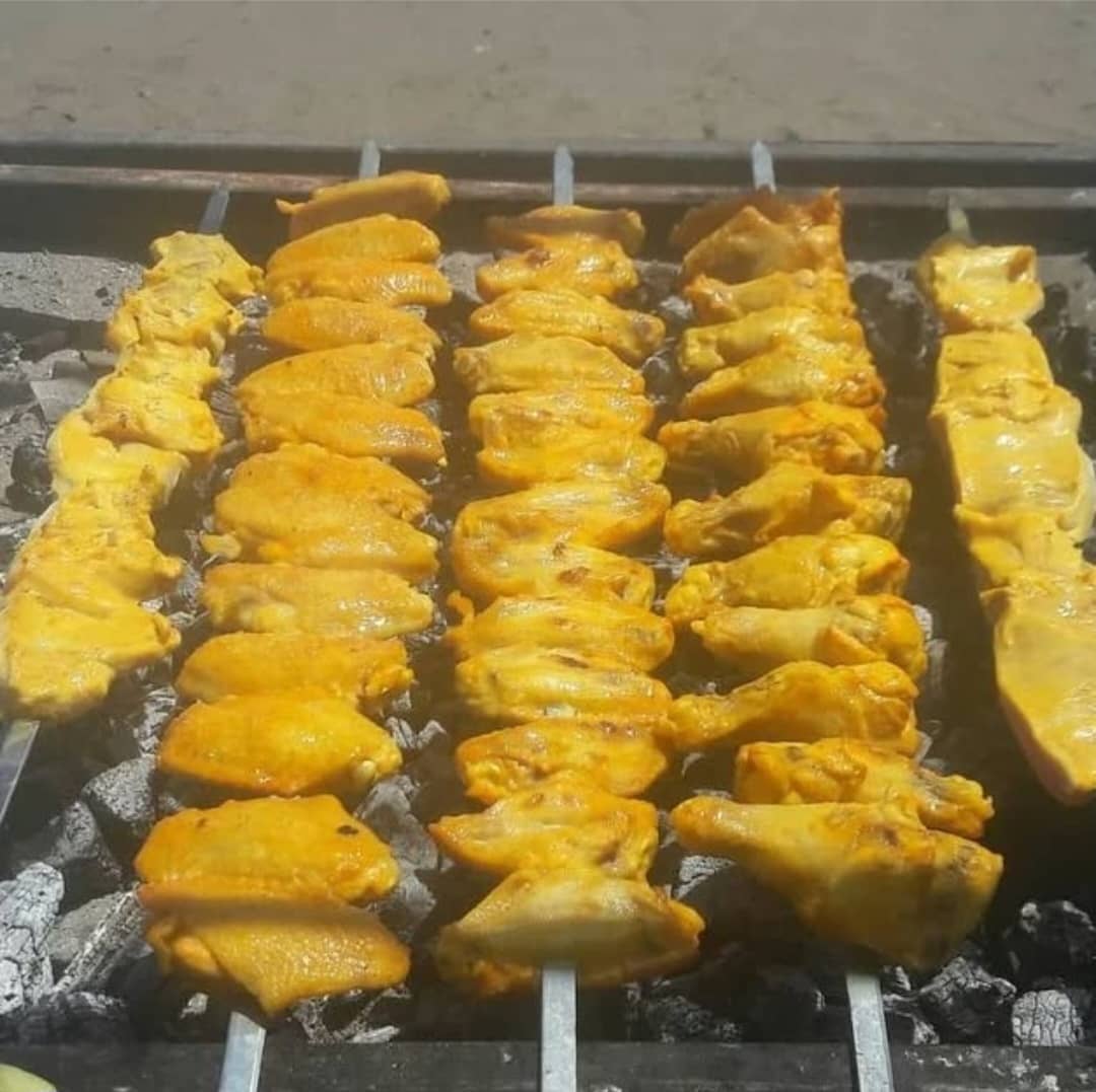 باغ رستوران آراد در چمخاله گیلان